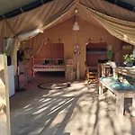 펜션 Tente Safari Saint-Martin-des-Besaces