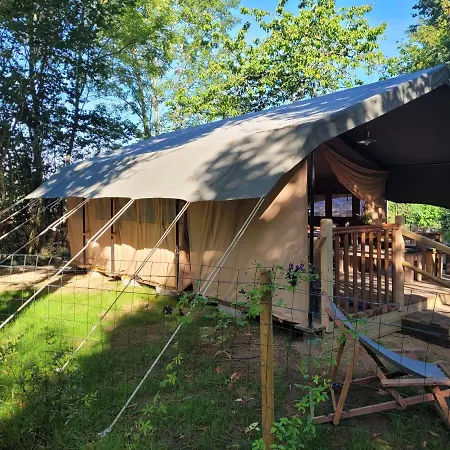 בית נופש Tente Safari Saint-Martin-des-Besaces